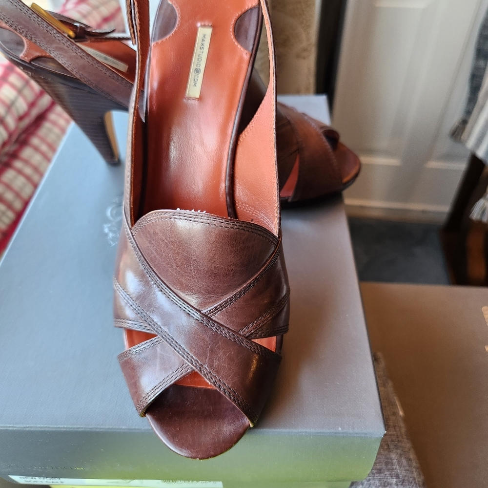 Max Studio Women's open toe slingback all leather shoes, Size 7M